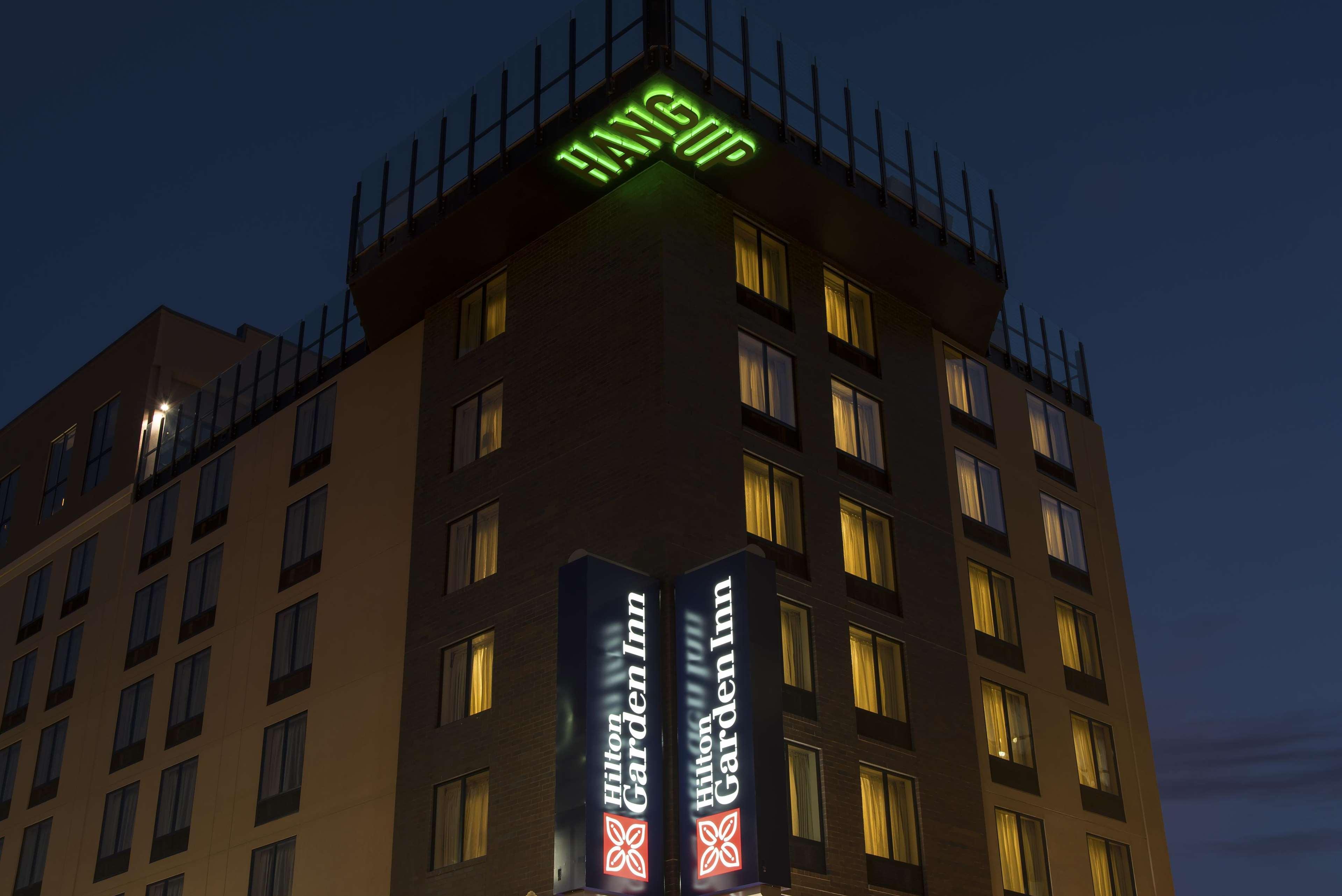 Hilton Garden Inn Louisville Downtown Exterior photo
