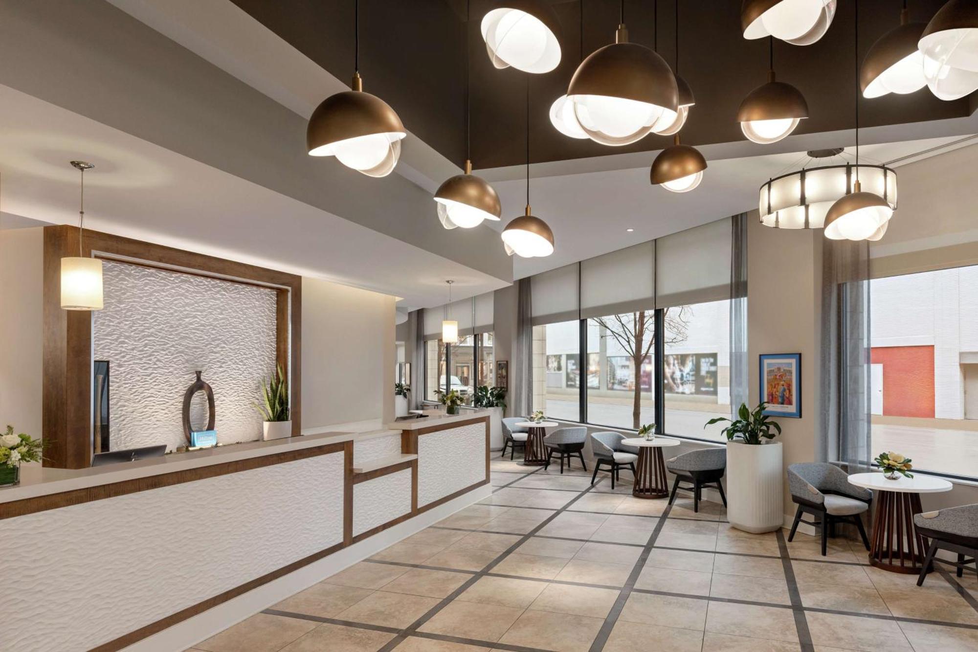 Hilton Garden Inn Louisville Downtown Exterior photo